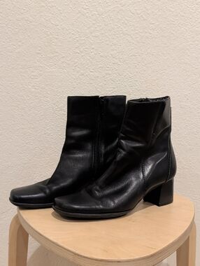 Naturalizer Black Leather Ankle Boots with Block Heel